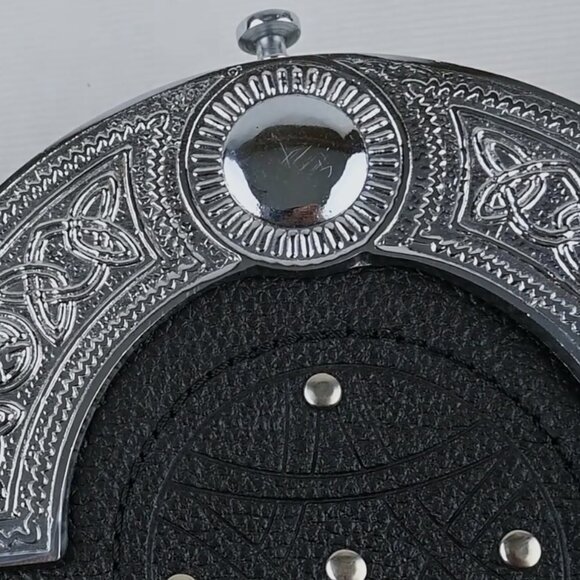 Traditional Men Kilt Sporran Highlander Leather Black Highlander Sporran NEW - Picture 5 of 7